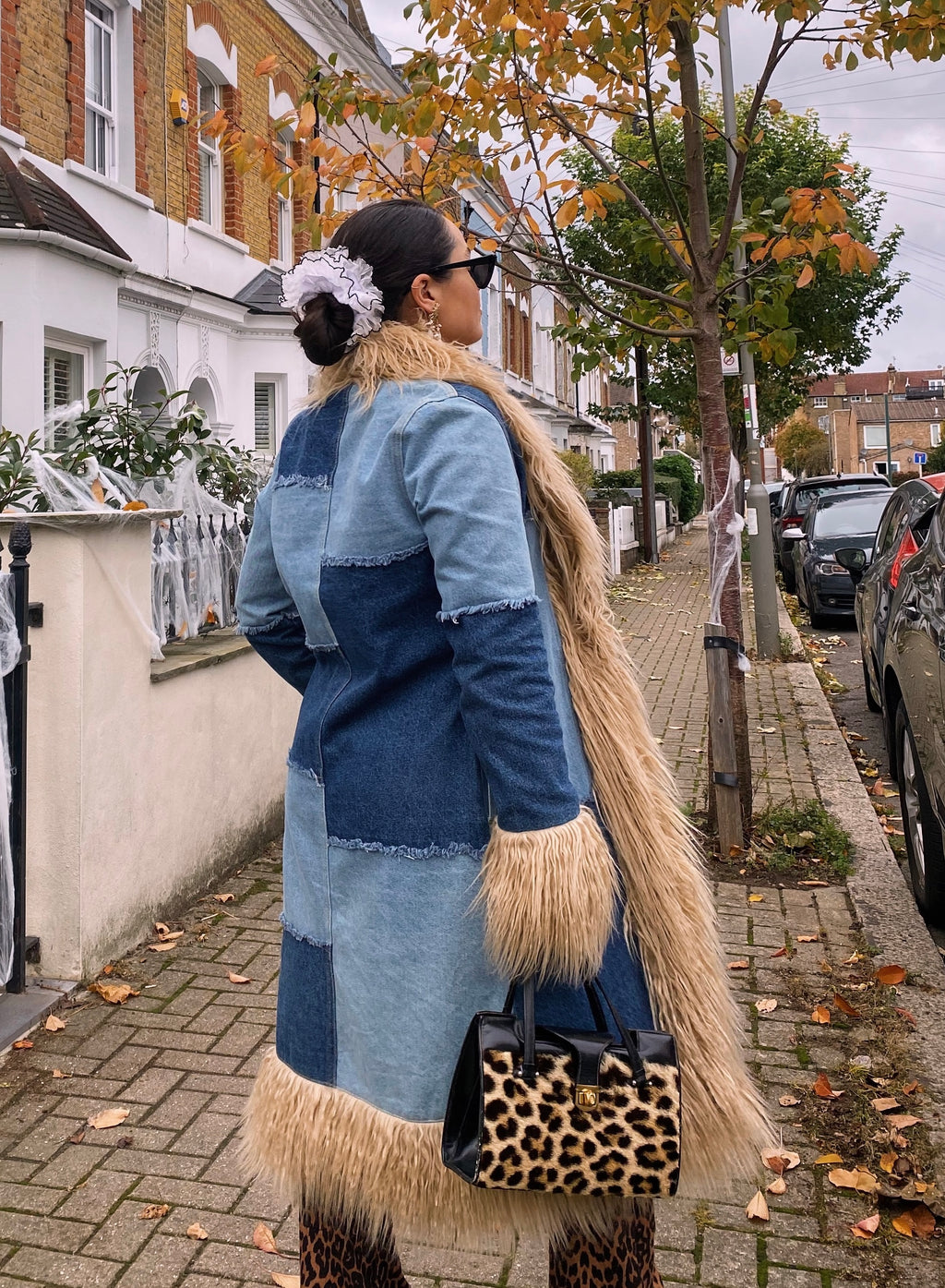 'White Christmas' Iconic Ruffle - White and black